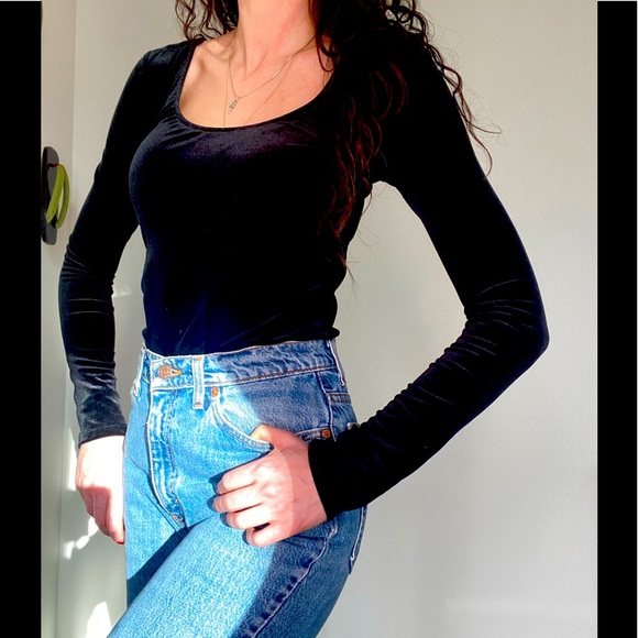 VINTAGE Y2K Goth new condition  soft black velvet top. - Picture 9 of 9